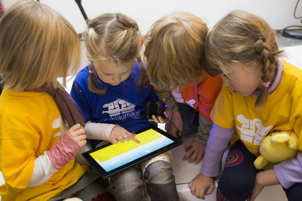 Picture of: Five Ways Teachers Can Use Technology to Help Students  Brookings